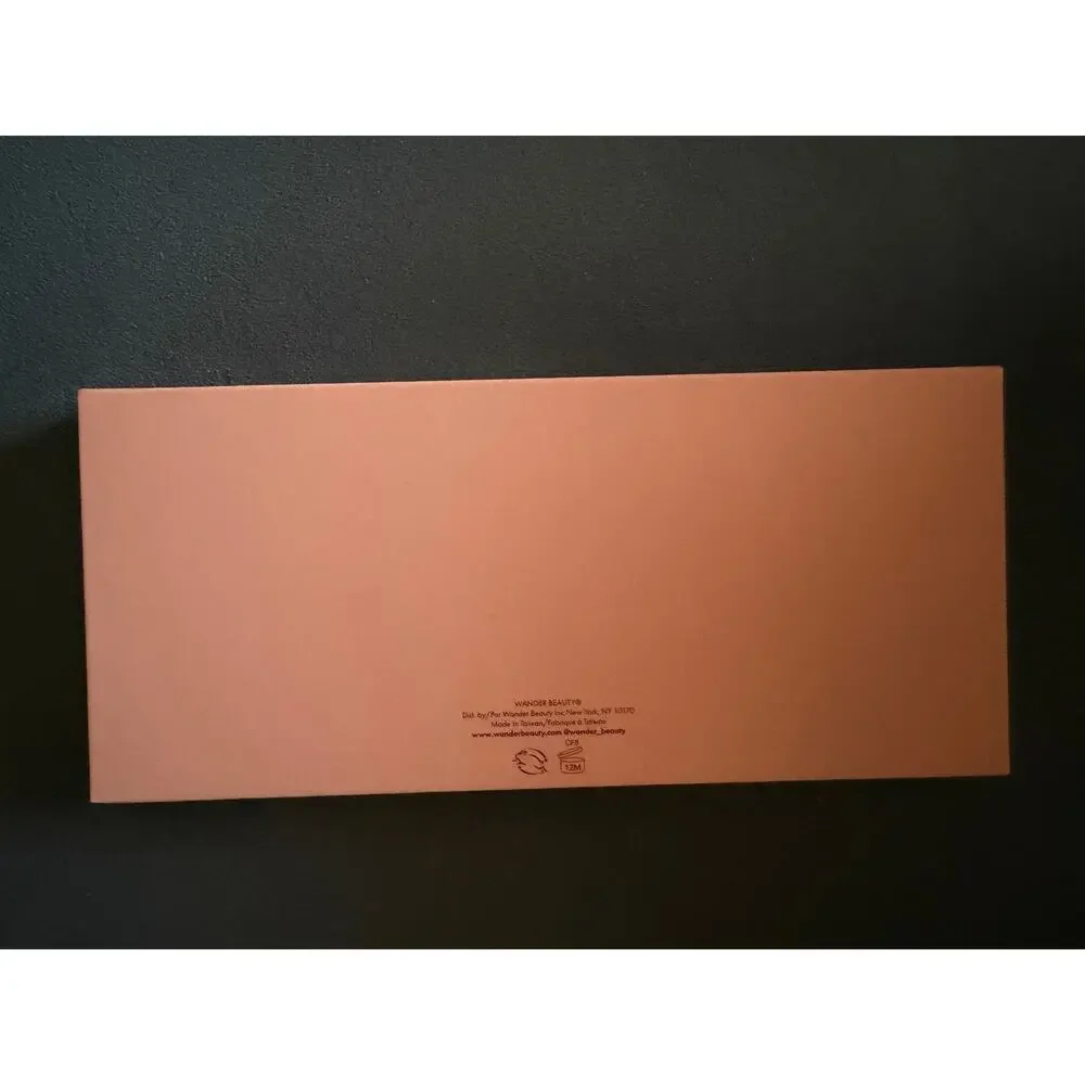 Wander Beauty Suite Escape Eyeshadow Palette 10 Shades 7.5g 0.26 oz Mirror